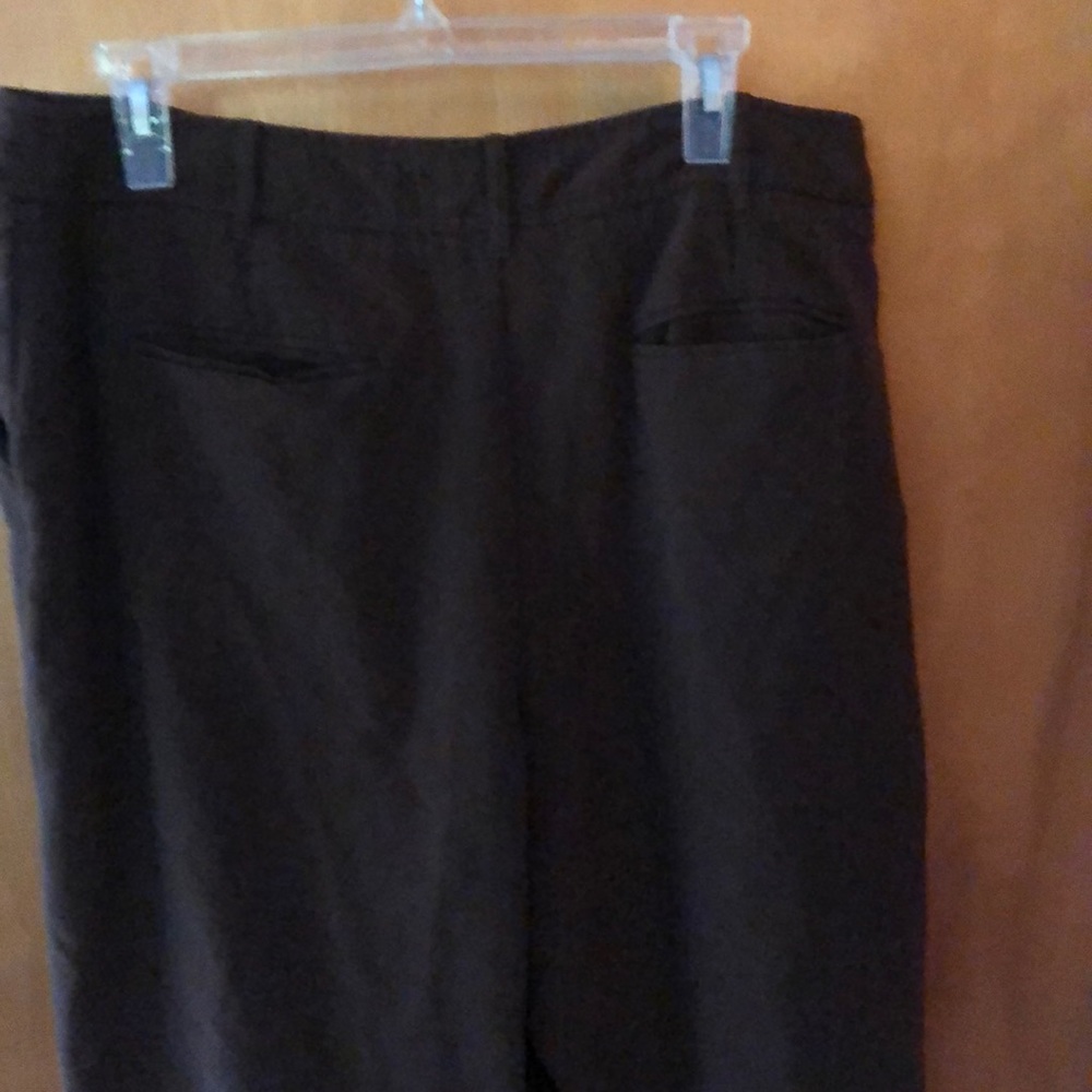 Cuffed brown shorts - Picture 2 of 2